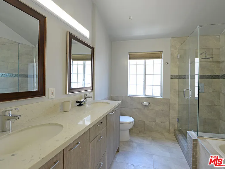 2015 S Beverly Glen Blvd #402 — Photo 20