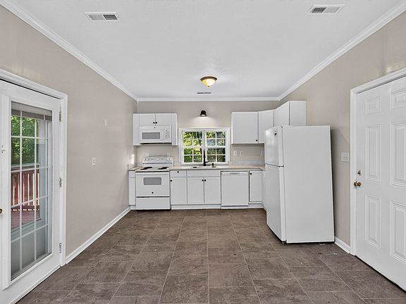 3rd image of 329 W 14th St