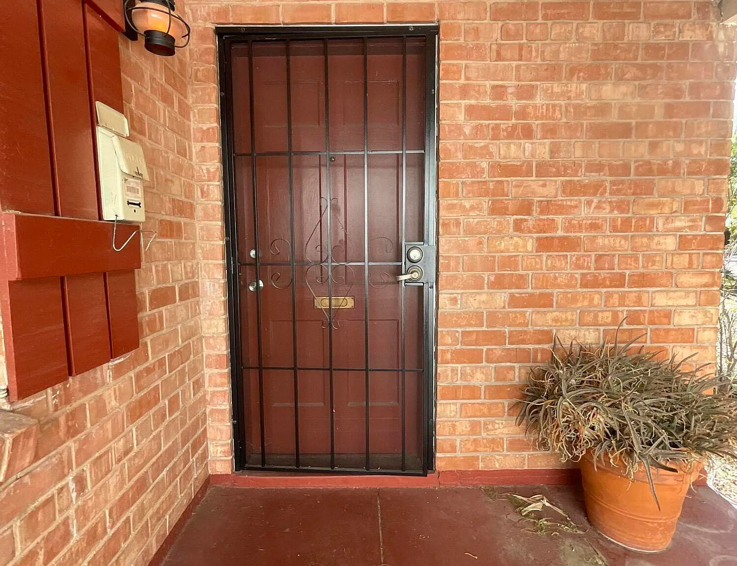 1 bed, 1.0 bath, 736 sqft, $1,300 — Photo 2