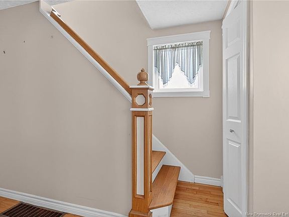 2nd image of 3215 Mountain Rd