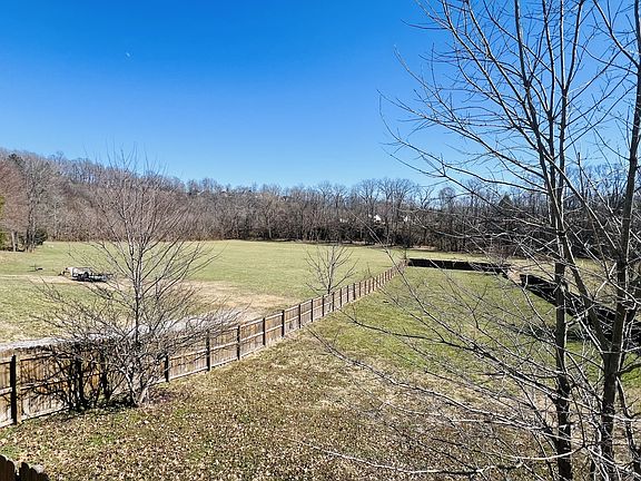 4th image of 964 Garfield Way
