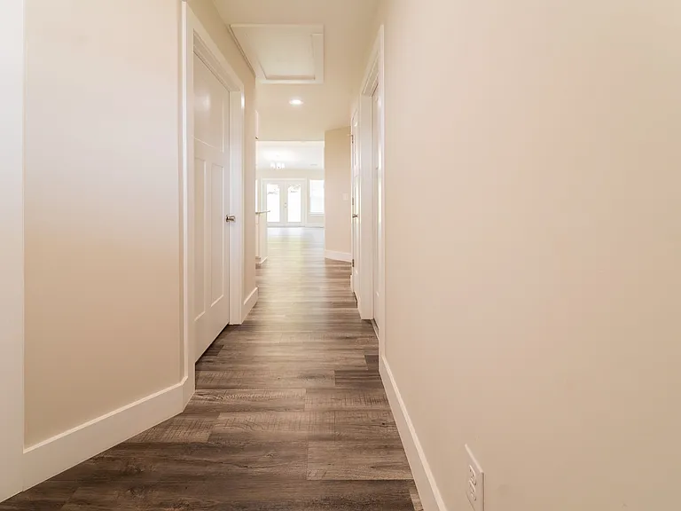930 Sparrow Ln — Photo 6