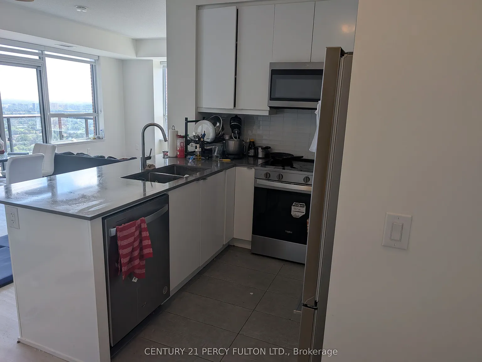 2 bed, $2,700 — Photo 4