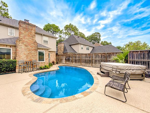 3rd image of 15739 Fleetwood Oaks Dr