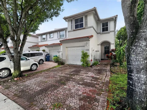 11042 NW 43rd Ter, Doral, FL 33178