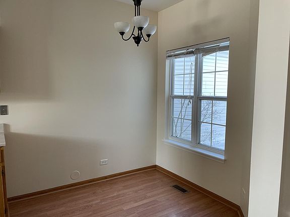 5th image of 113 N Barton Trl #113