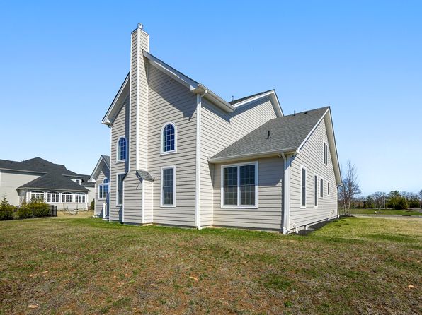 14 Woodmere Rd, Upper Saddle River, NJ 07458