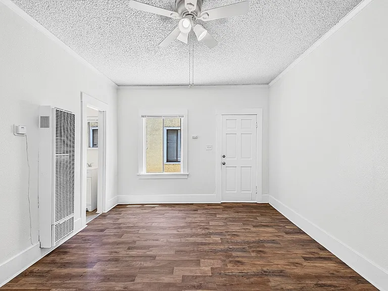 1074 Obispo Ave — Photo 5