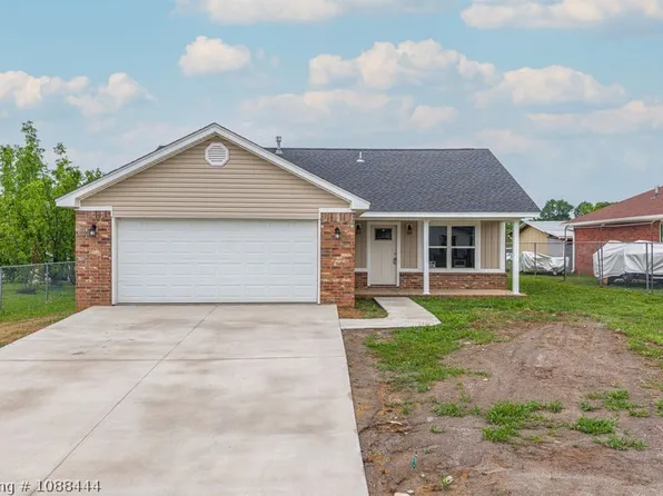 822 S 38th St, Van Buren, AR 72956