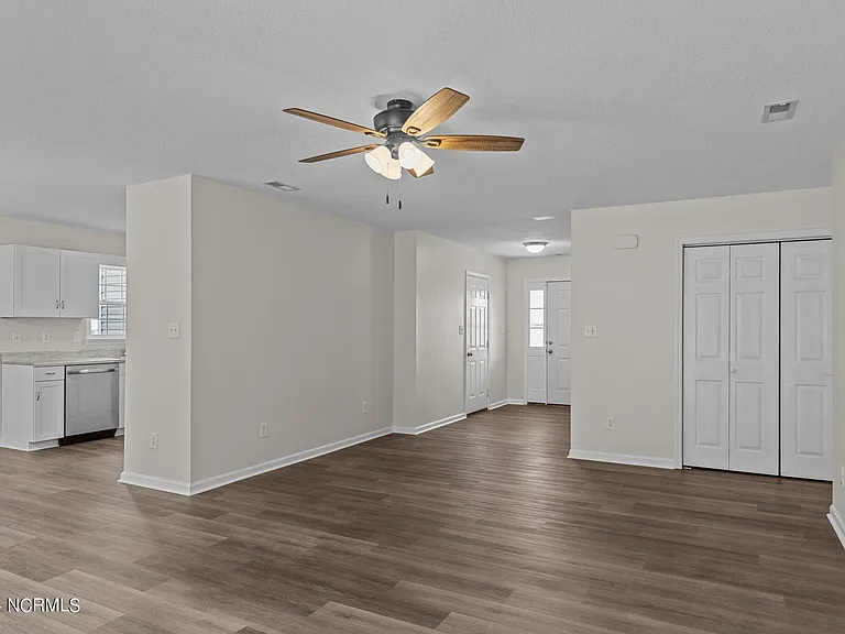 104 Blue Bird Ln — Photo 8