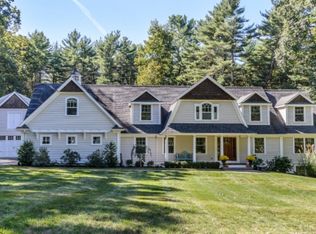 33 Tubwreck Dr, Dover, MA 02030