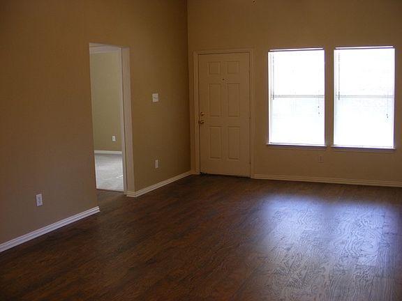 3rd image of 1608 Myrtle Dr