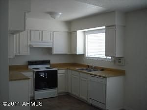 4th image of 1340 N Hillcrest Cir