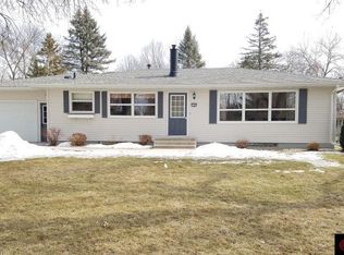 1502 Lor Ray Dr, North Mankato, MN 56003