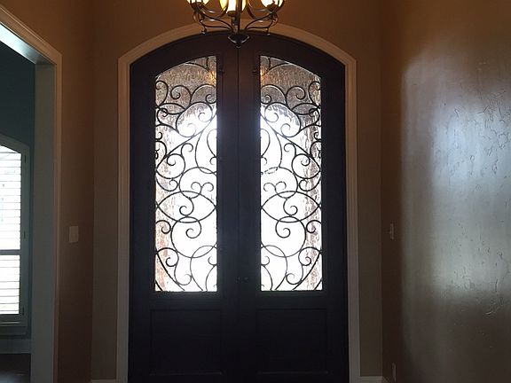 4th image of 1209 Silverton Dr