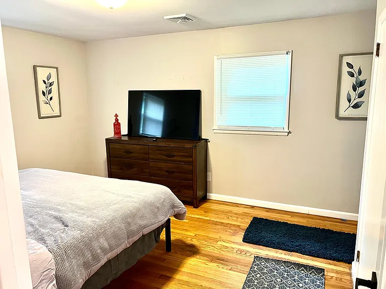 6302 Burlington Ave — Photo 10
