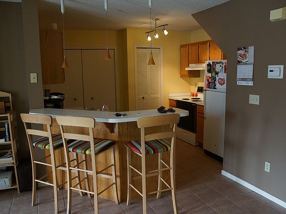 Kitchen/Bar