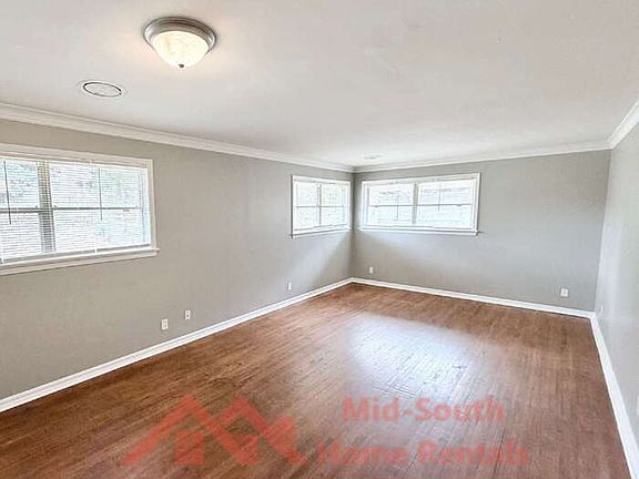 5th image of 4349 Newton Dr