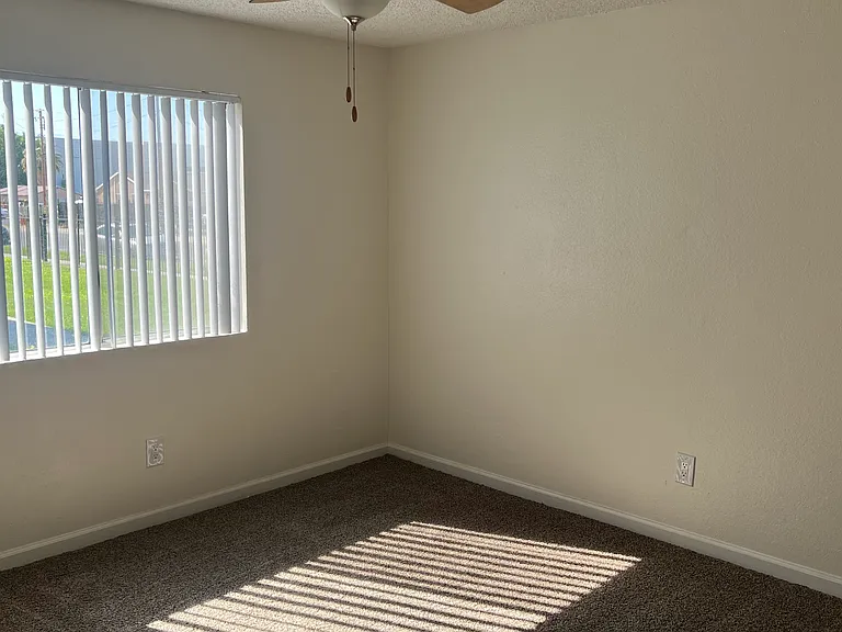 Villa De La Rosa Apartments — Photo 9