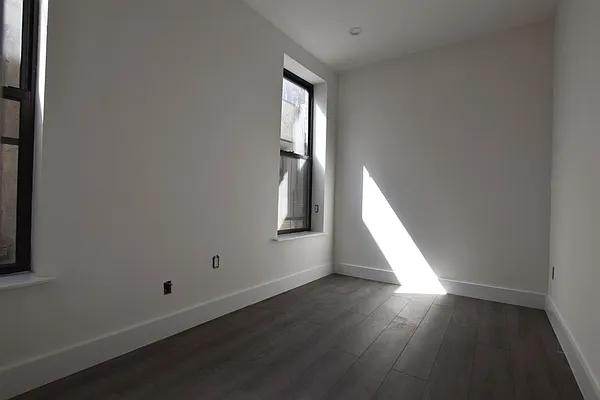 Rented by REAL New York | media 7