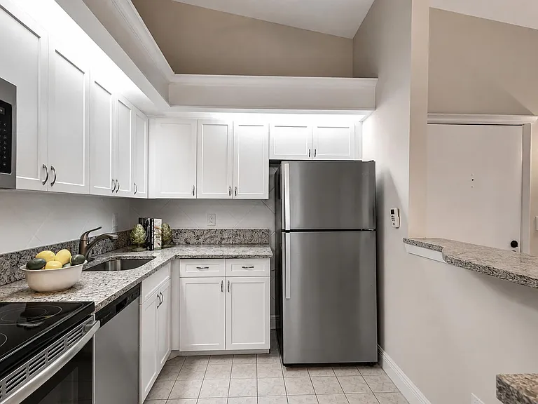 1109 Duncan Cir #201 — Photo 14
