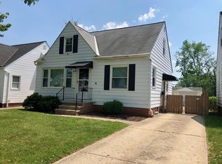 19216 Beverly Ave, Maple Heights, OH