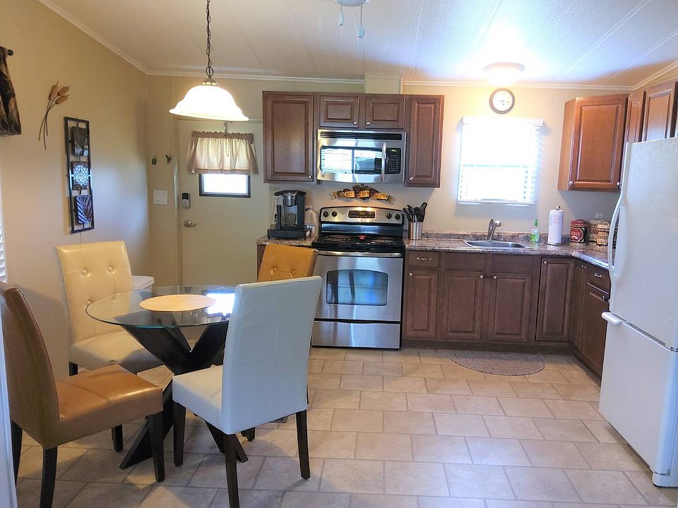 1st image of 6510D Lakewood Dr #Rg-941