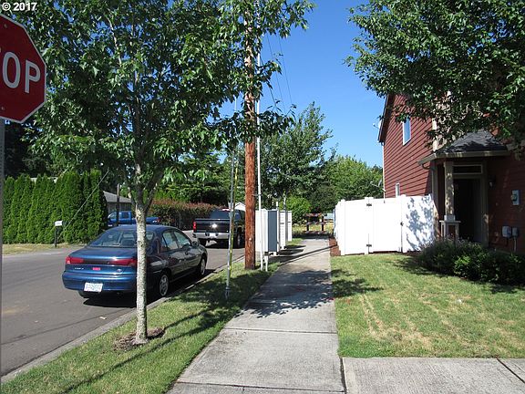 3rd image of 2300 NE 114th Ct