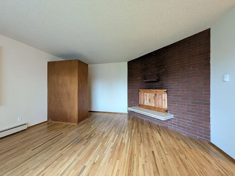 Bel Air Apartments — Photo 14