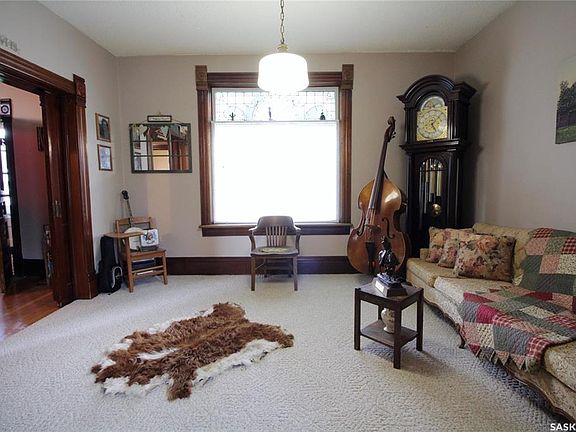 5th image of 807 Gordon STREET