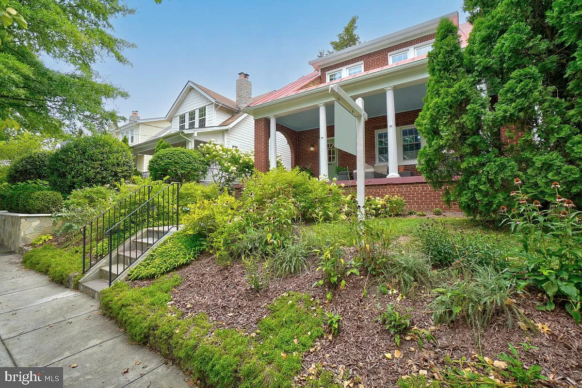 1211 Hamilton St NW photo 1