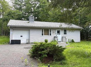 1731 Lake Ln, Pocono Lake, PA 18347