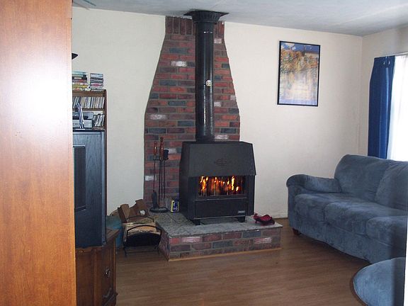 2nd image of 21 Geneva Dr
