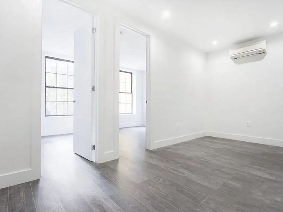 1st image of 342 Bergen St APT 3R
