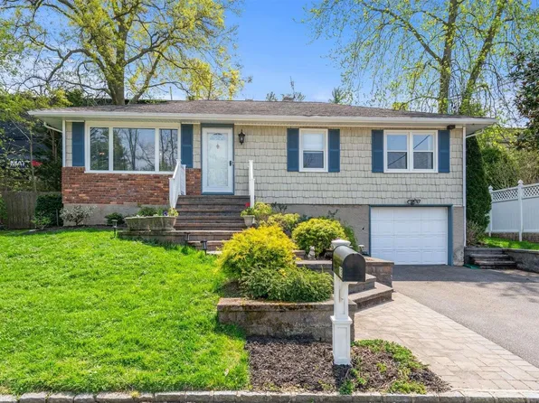 13 Clark Street, Huntington, NY 11743