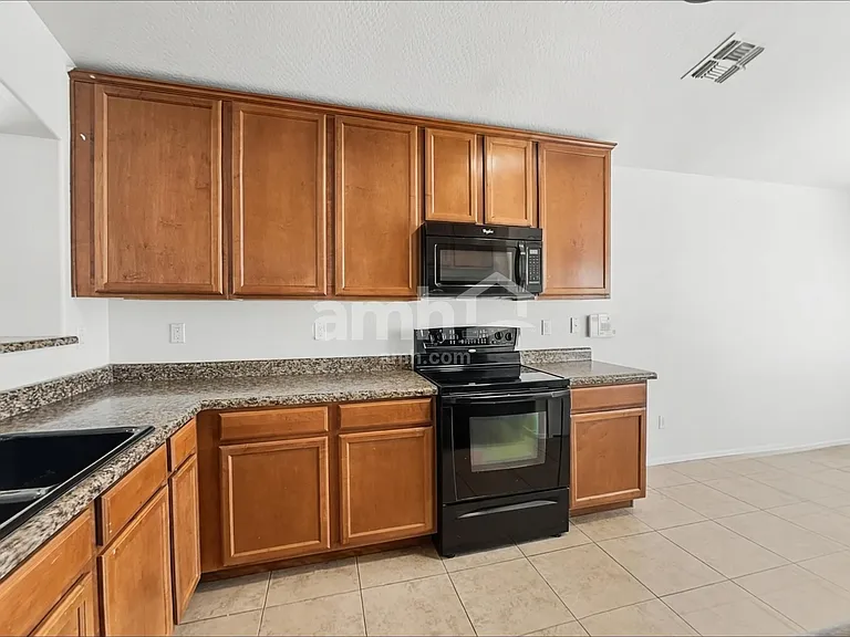 11232 W Pierson St — Photo 5