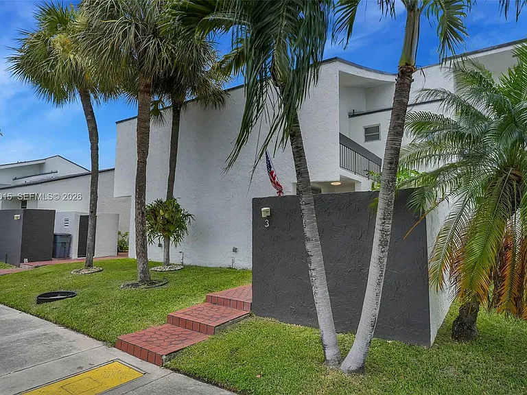 9177 Fontainebleau Blvd #3 — Photo 43