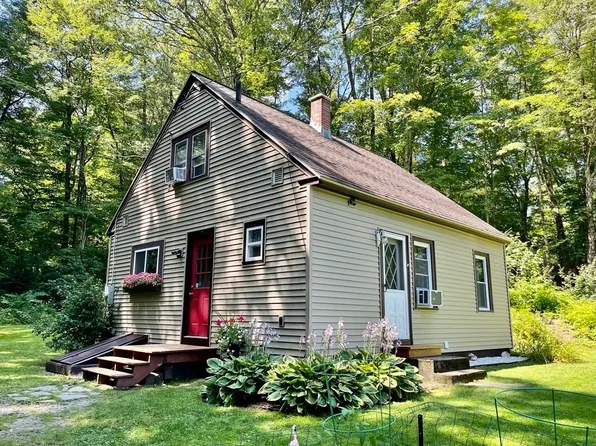 36 Robbins Rd, Greenfield, MA 01301