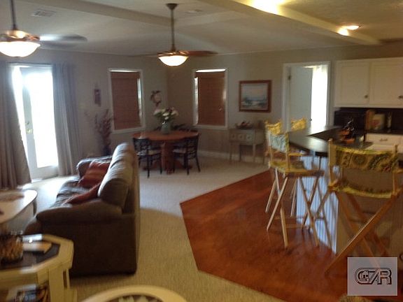 3rd image of 1034 N Tinkle Ln