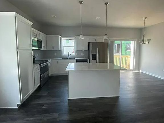 2nd image of 15120 Goldenrod Dr