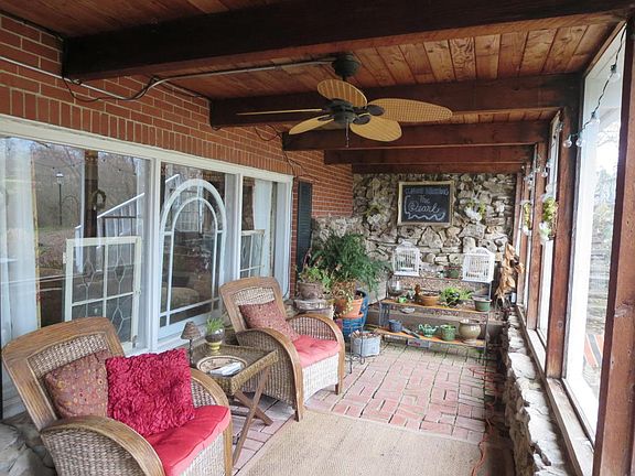 2nd image of 2209 S Country Club Dr