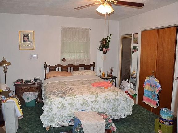 4th image of 217 Charles Dr
