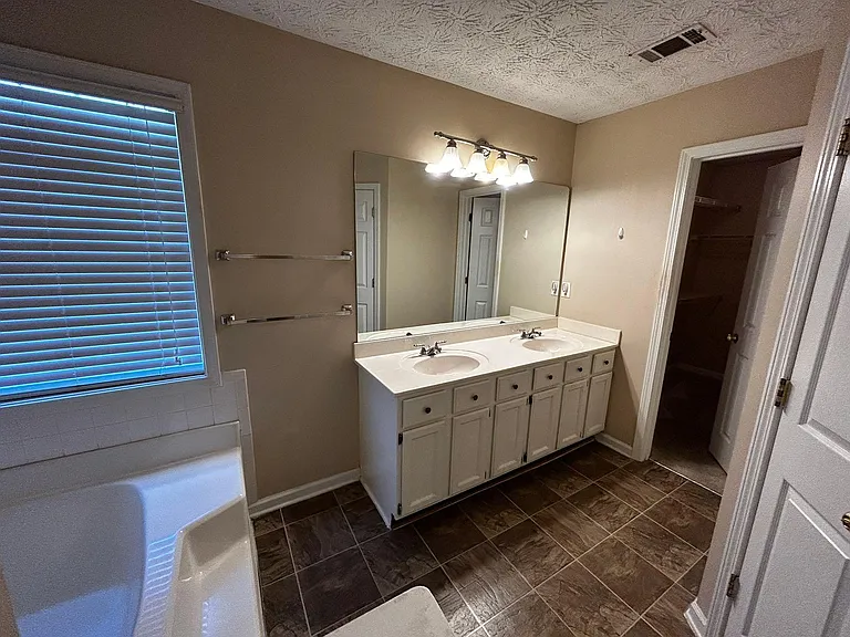 5410 Maltdie Ct — Photo 6