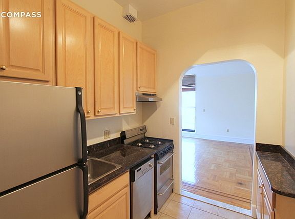5th image of 175 W 76th St Ph B