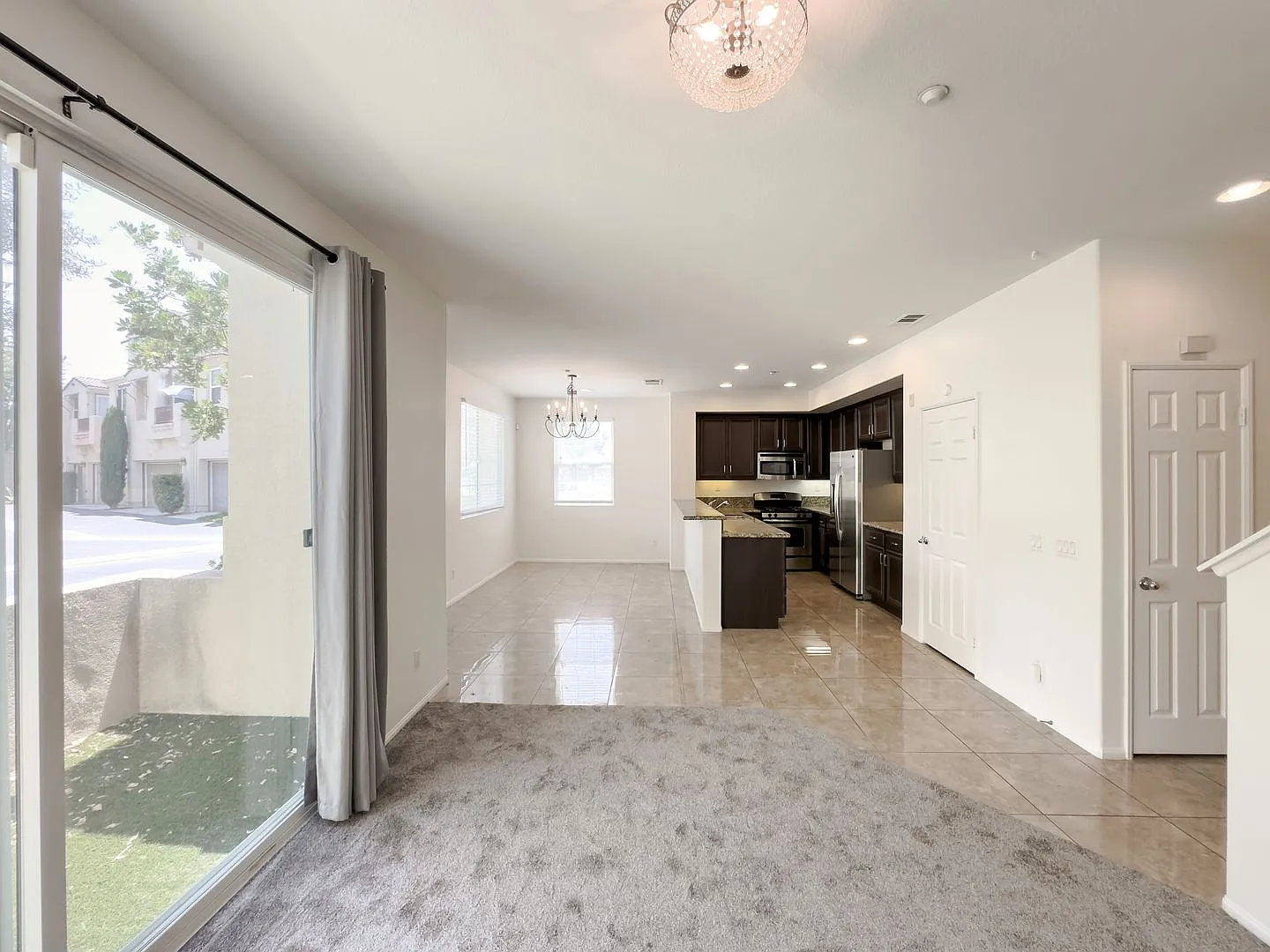 Beautiful South Temecula Townhome in the Gated Community of Temecula Lanes! — Photo 4