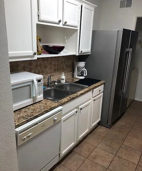 18330 Roehampton Dr — Photo 4