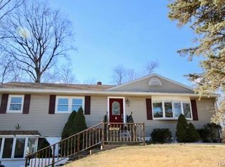 35 Guterl Ter, Pearl River, NY 10965