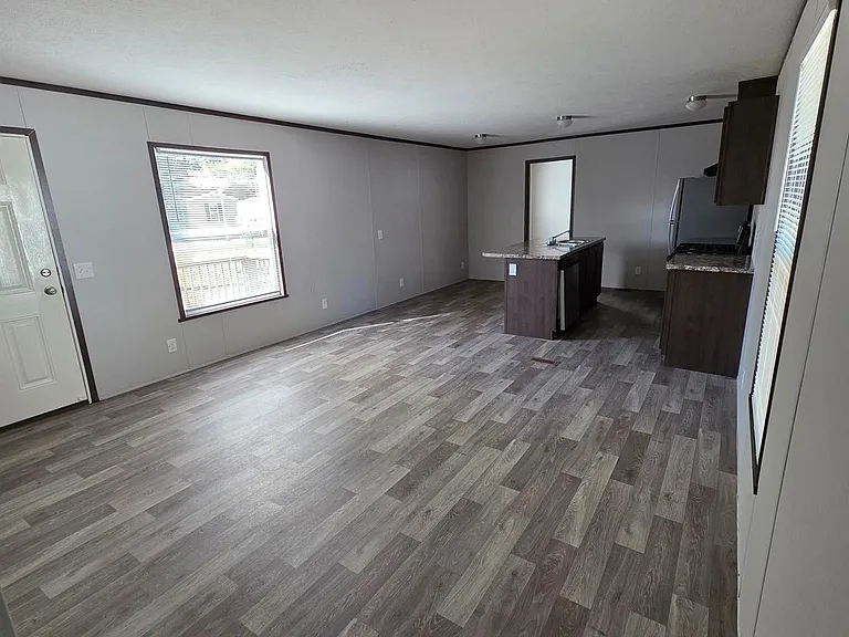 1200 S Hendricks Ave #18 — Photo 6