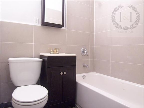 5th image of 216 E 111th St APT 4F