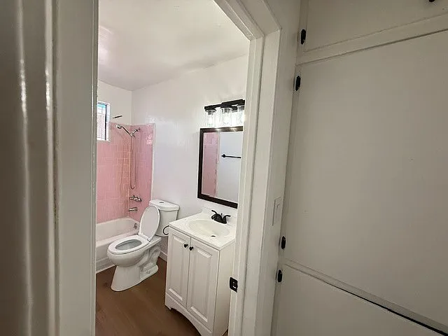 1358 W 37th St #1 — Photo 6